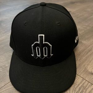 New Era 59/50 Seattle Mariners retro logo Black and white Fitted Hat size 7 3/8